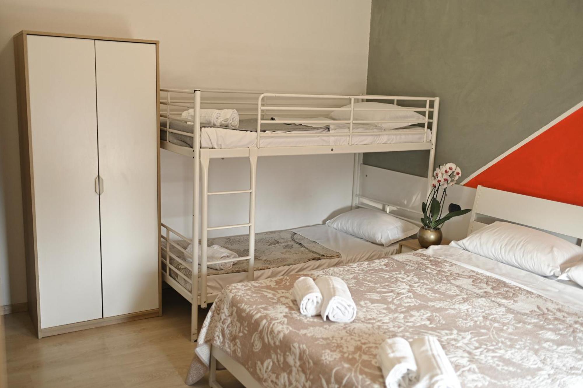 La Gloria Rho Private Rooms Only Εξωτερικό φωτογραφία