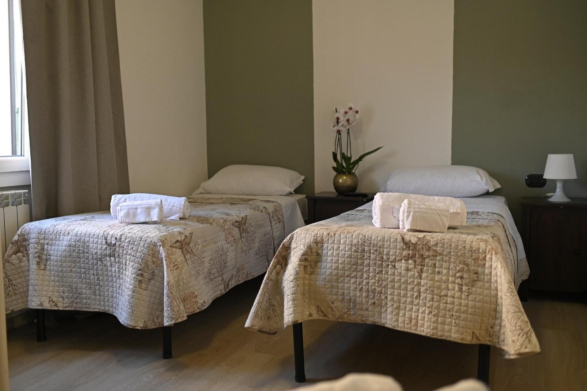 La Gloria Rho Private Rooms Only Εξωτερικό φωτογραφία