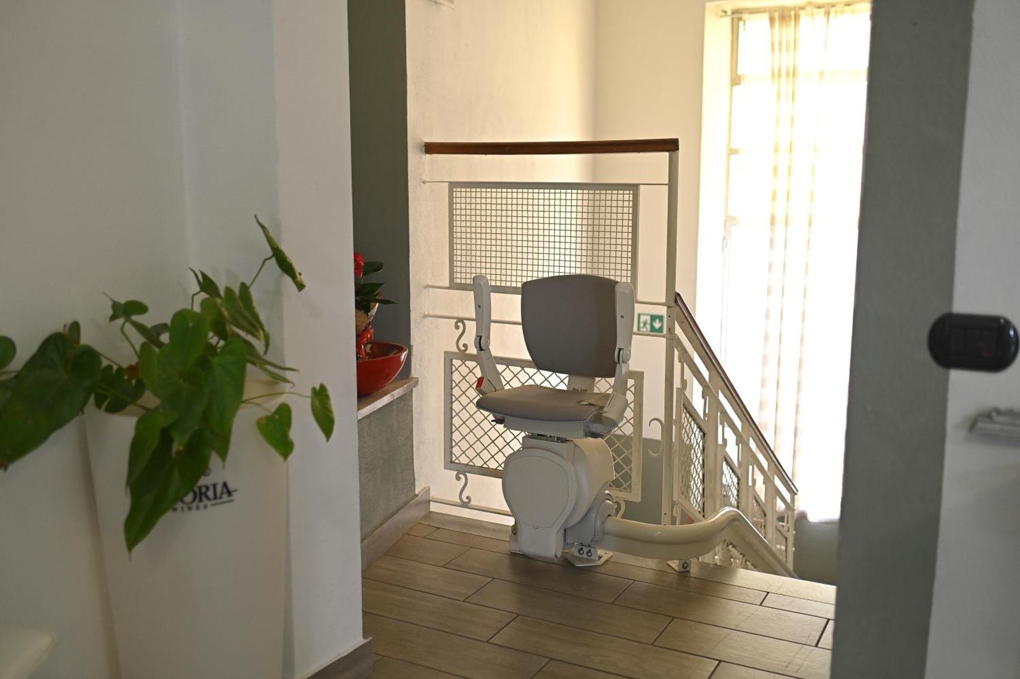 La Gloria Rho Private Rooms Only Εξωτερικό φωτογραφία