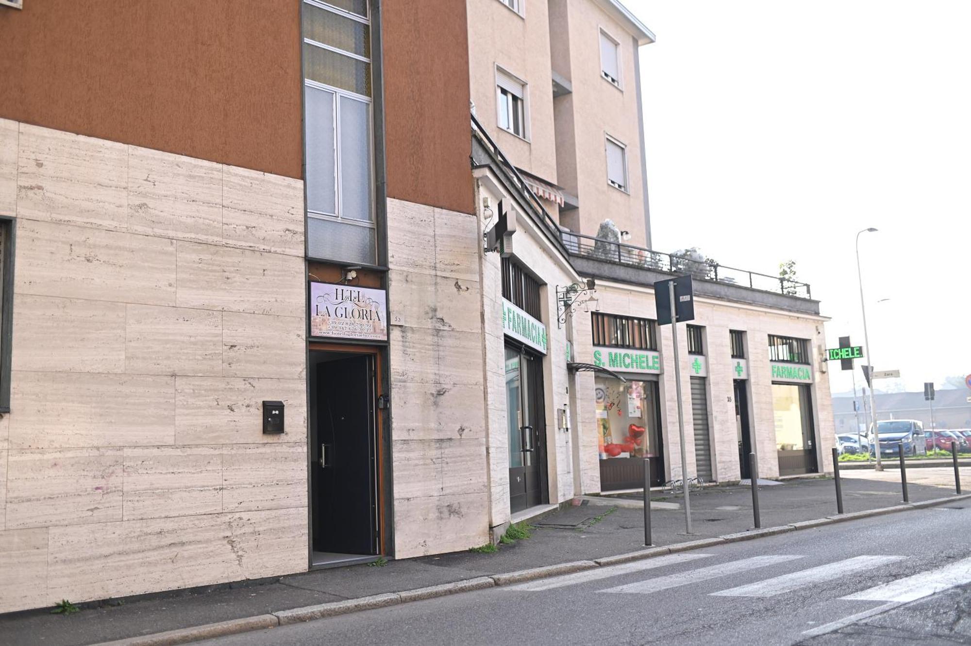 La Gloria Rho Private Rooms Only Εξωτερικό φωτογραφία