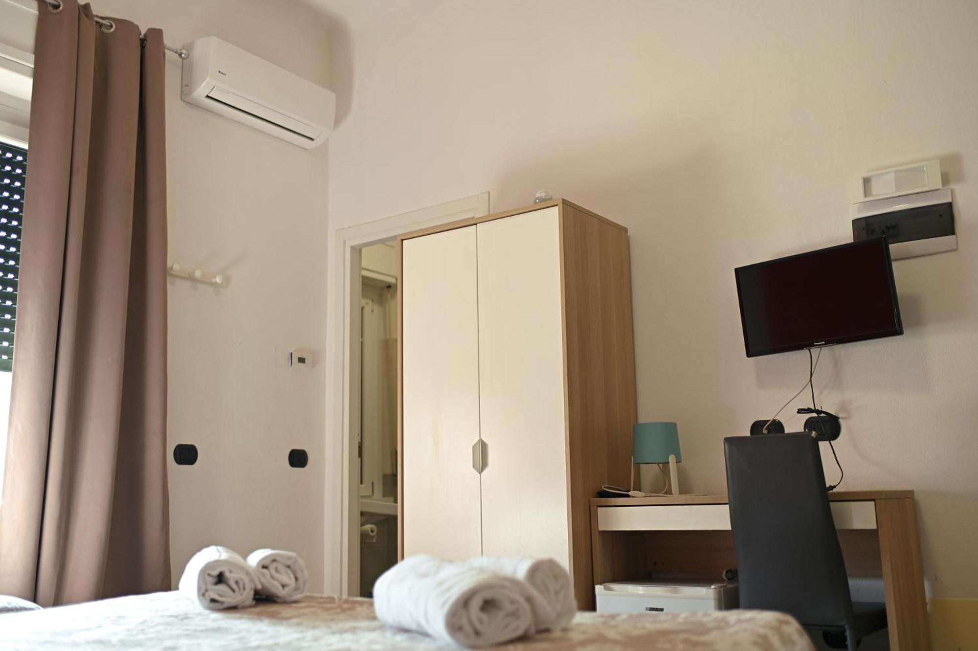 La Gloria Rho Private Rooms Only Εξωτερικό φωτογραφία