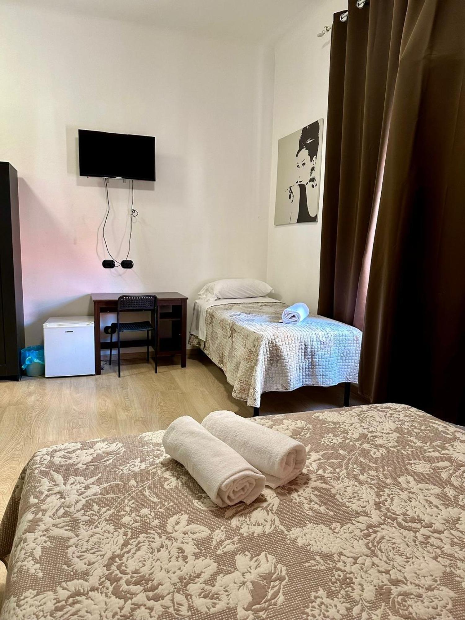 La Gloria Rho Private Rooms Only Εξωτερικό φωτογραφία